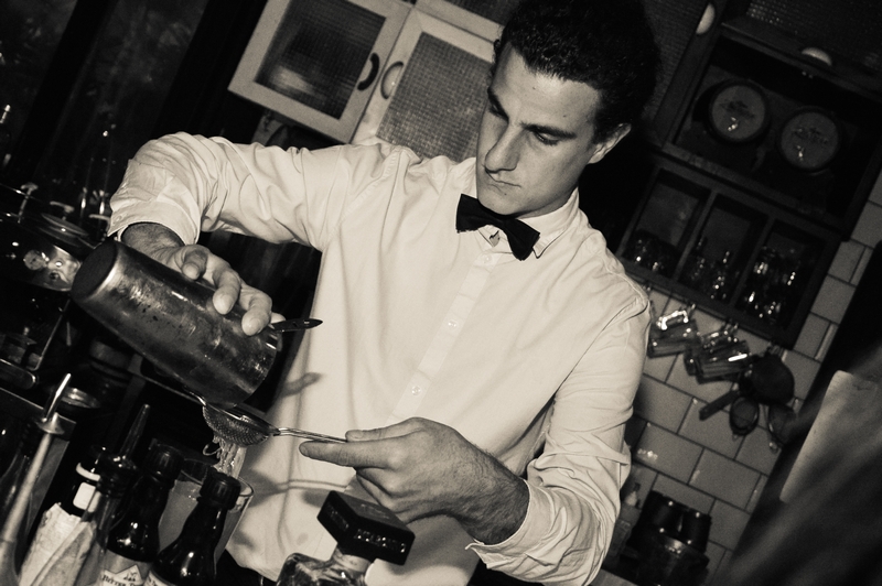 Bistrobar Live Hamra on Saturday Night